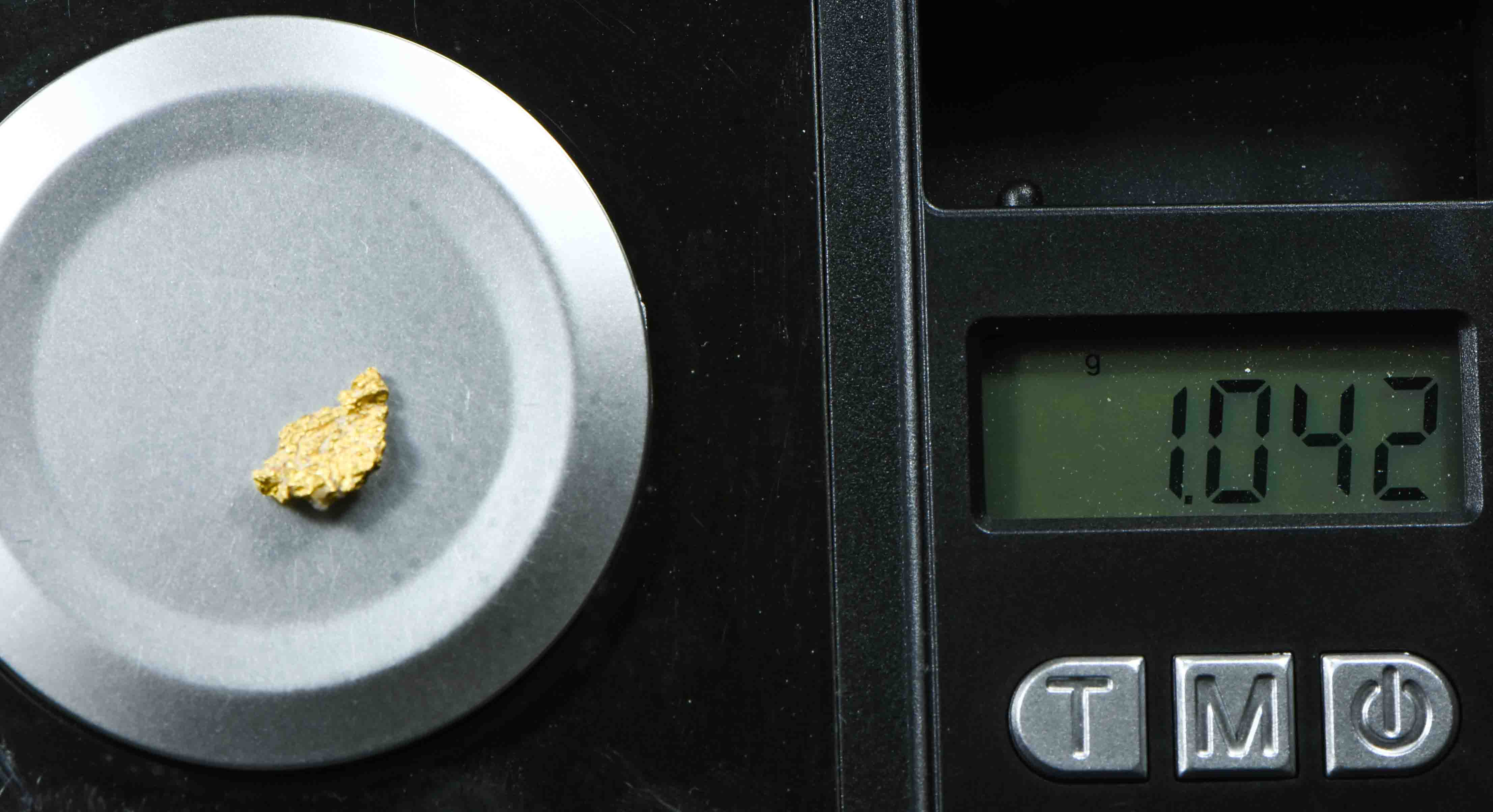 #8 Australian Natural Gold Nugget With Quartz Weighs 1.04 Grams